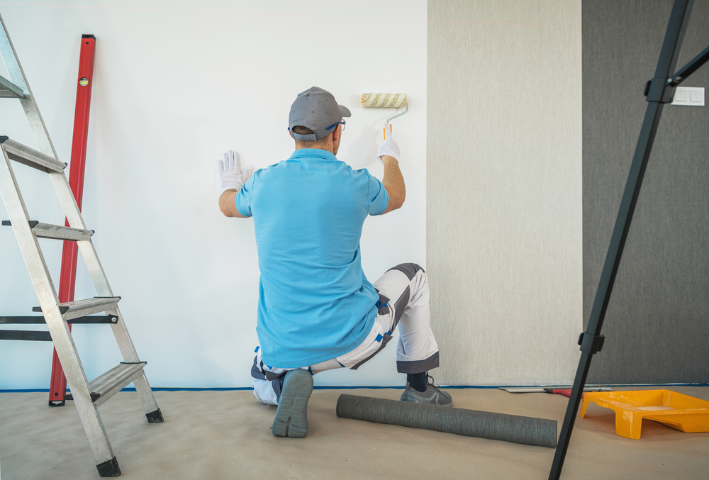 Huur een professionele renovlies behanger uit Heerlen en krijg 10% korting op het behangen en sauzen van je nieuwbouwwoning.